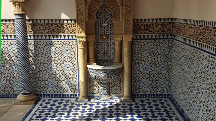 Geometrischen Azulejos: Vom maurischen Mosaik zur urbanen Eleganz