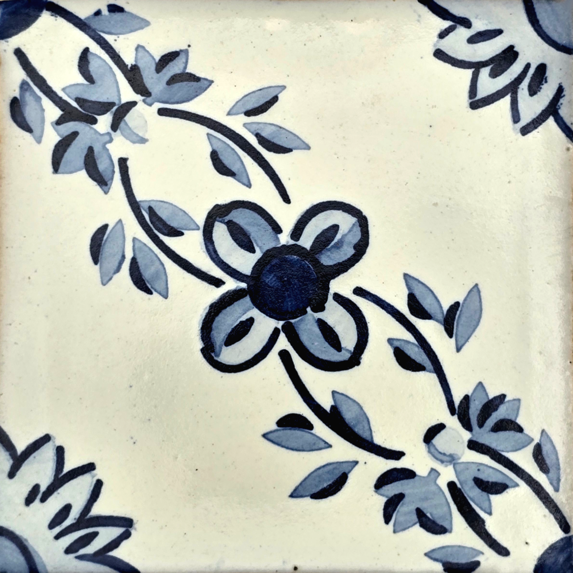 Azulejo Wandbild “Florales Rankenmuster” – Gerahmte Portugiesische Fliese 30×30 cm