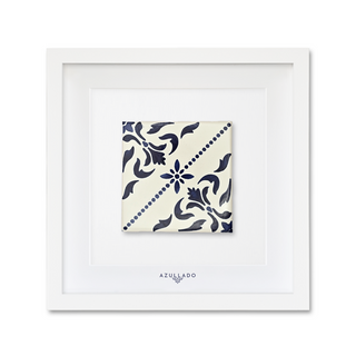 Azulejo-Wandbild “Zentrale Blüte am Perlenband"