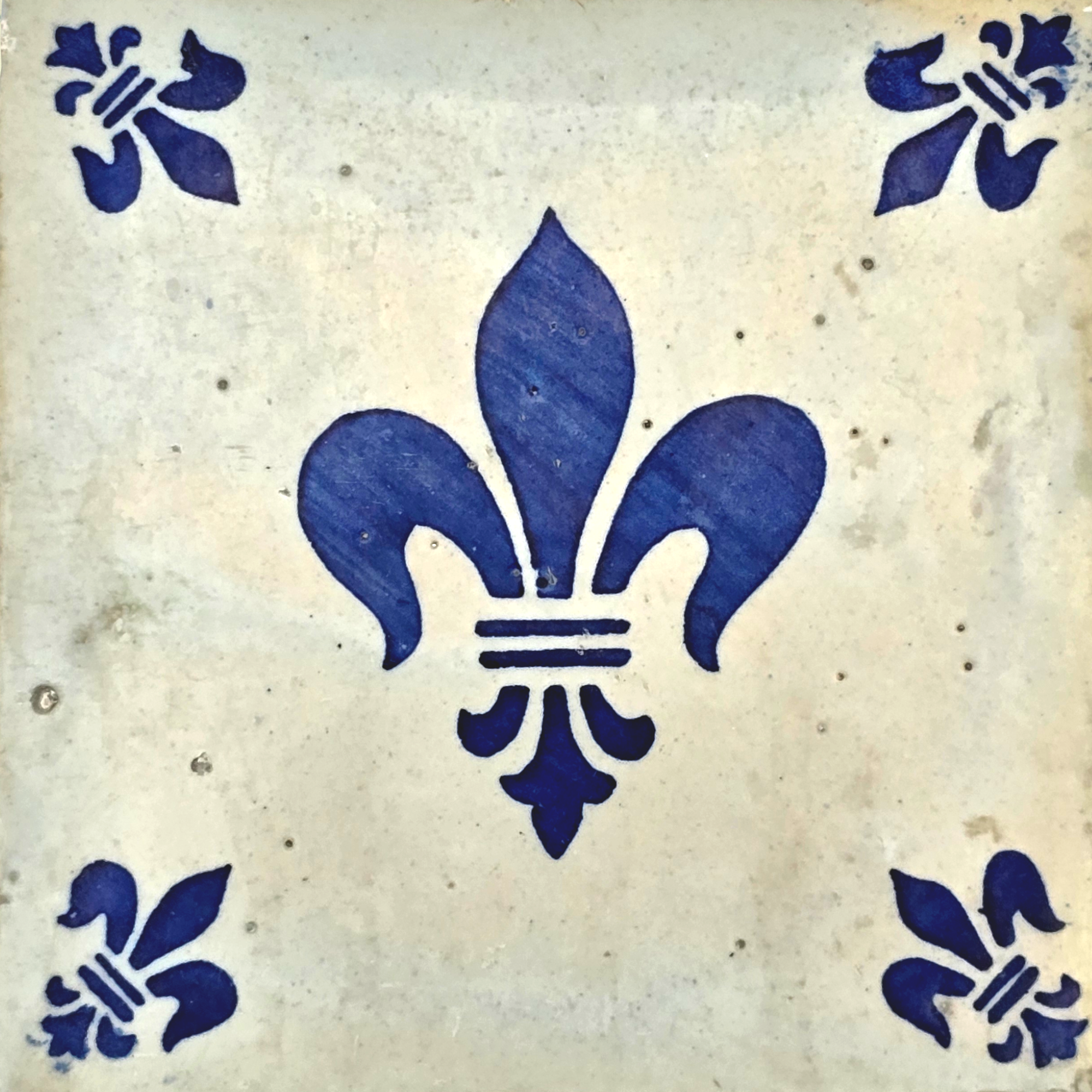 Azulejo Wandbild “Fleur-de-Lis” – Gerahmte Portugiesische Fliese 30×30 cm
