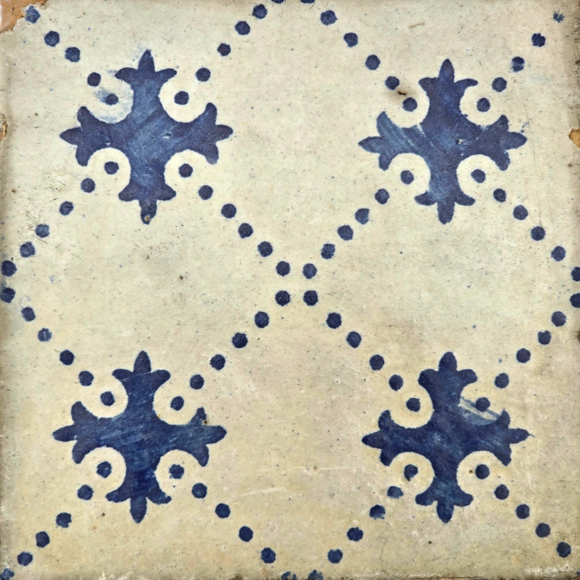 Azulejo Wandbild “Gepunktetes Kreuzmuster” – Gerahmte Portugiesische Fliese 30×30 cm